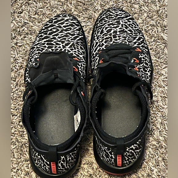 Jordan trainer 1 low elephant infrared.Size11.Used. Authentic. Good condition - Picture 6 of 8